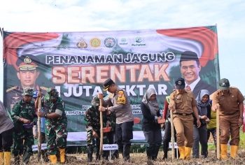 Kapolres Madiun Dukung Penanaman Jagung Serentak 1 Juta Hektar untuk Swasembada Pangan 2025