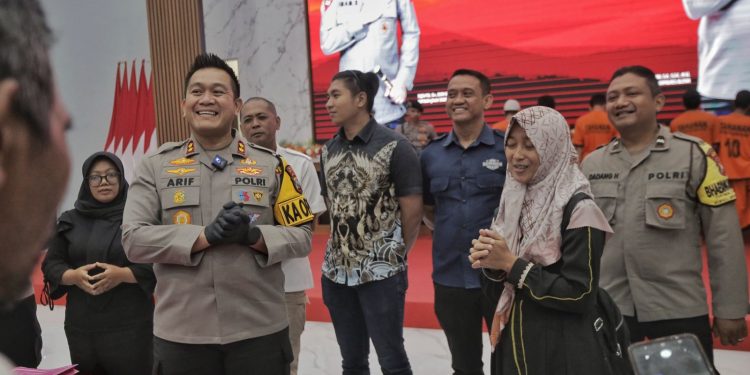 Sepasang Kekasih Pelaku Curanmor dan Dua Penadah Ditangkap Polres Blitar