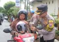 Operasi Keselamatan Semeru 2025, Polres Trenggalek Berbagi Helm Gratis