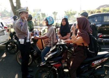 Hari Kelima Operasi Keselamatan Semeru 2025, Polresta Malang Kota Gencar Sosialisasi Tertib Berlalulintas