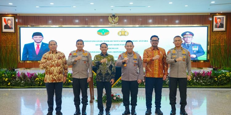 Polri-Kemenhut Tandatangani MoU, Komitmen Jaga Hutan Indonesia dengan Penegakan Hukum