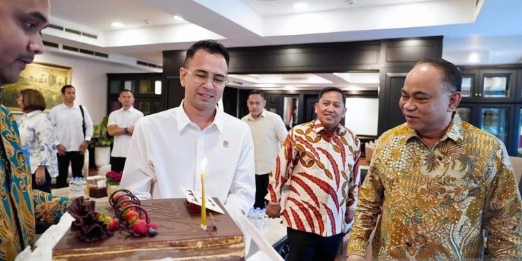 Menkop Gandeng Raffi Ahmad Tarik Minat Masyarakat sebagai Penggerak Koperasi