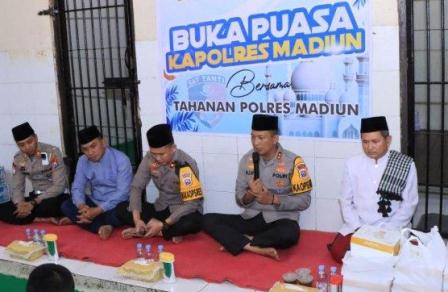 Kapolres Madiun Gelar Buka Puasa Bersama Para Tahanan