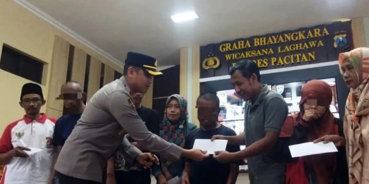 ODGJ Pacitan Sembuh, Dipulangkan ke Keluarga: Kapolres Pesan Jangan Dipasung Lagi